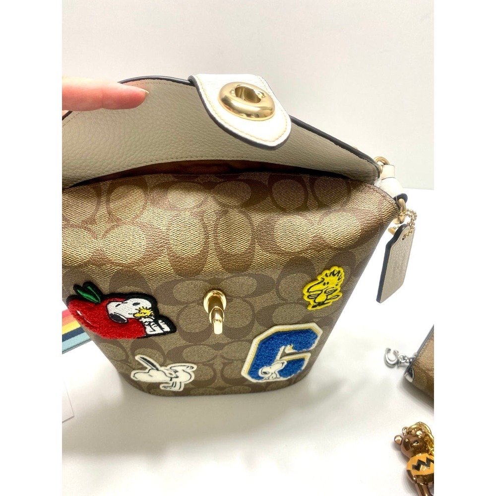 Snoopy COACH X PEANUTS ADDIE CROSSBODY SIGNATURE CANVAS W/VARSITY PATCHES C4113 - Picture 4 of 6